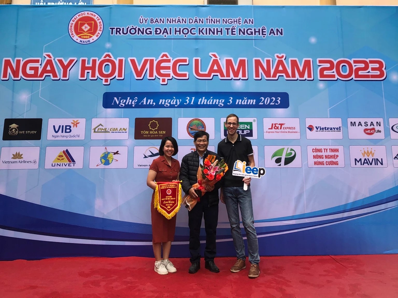 ngay hoi viec lam.jpg